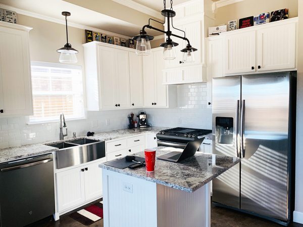 Fittings pack for flat-pack small kitchen
